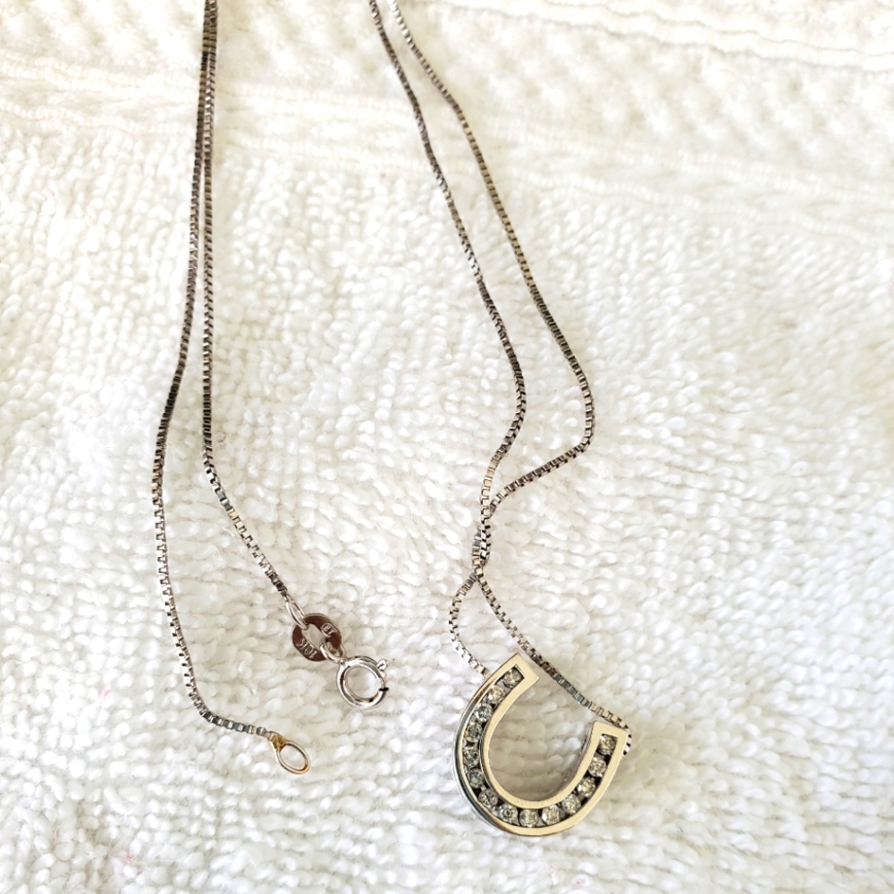 White solid gold necklace with real diamonds